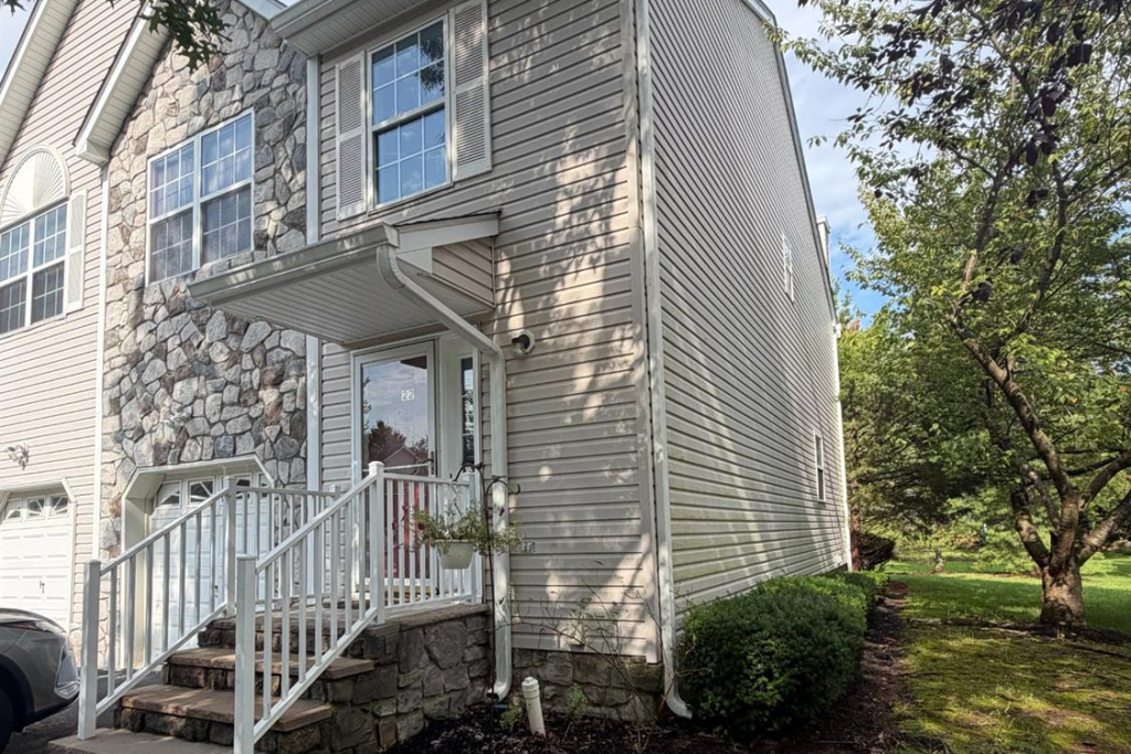 22 Jill Court Franklin, NJ 08873